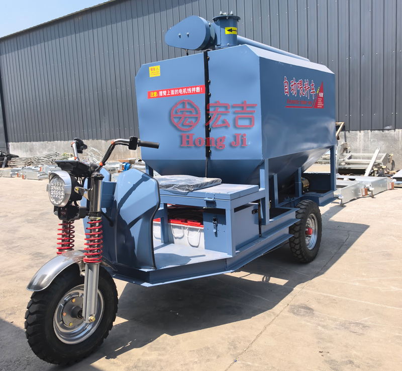 电动自动喂料车